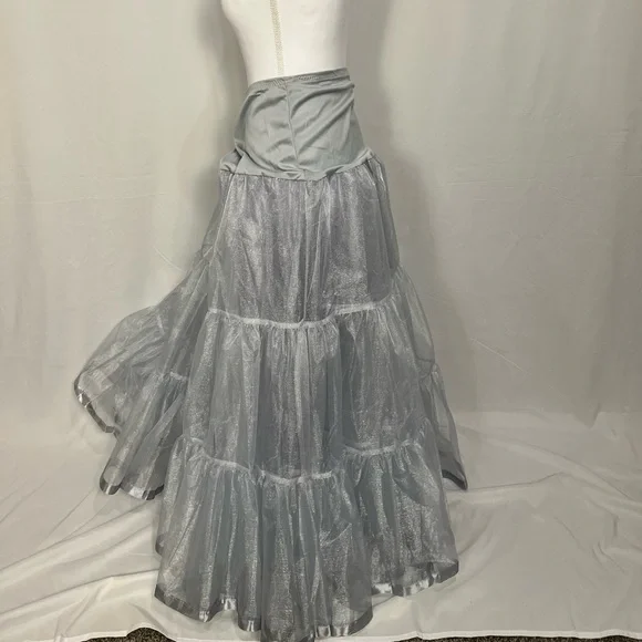 Tiered Silver Tulle Petticoat with Soft Waistband - Picture 4 of 9